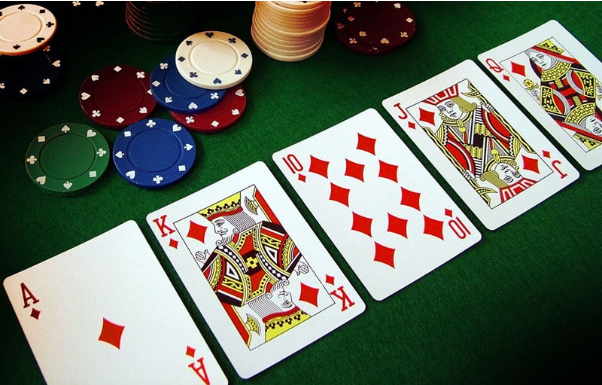 Vòng chơi Flop là một vòng khi chơi Poker 
